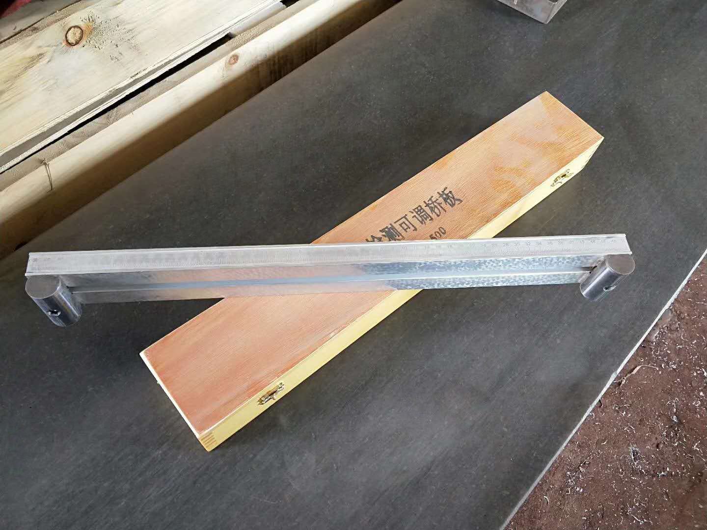 四川成都石经理订购的镁铝可调桥板已发货